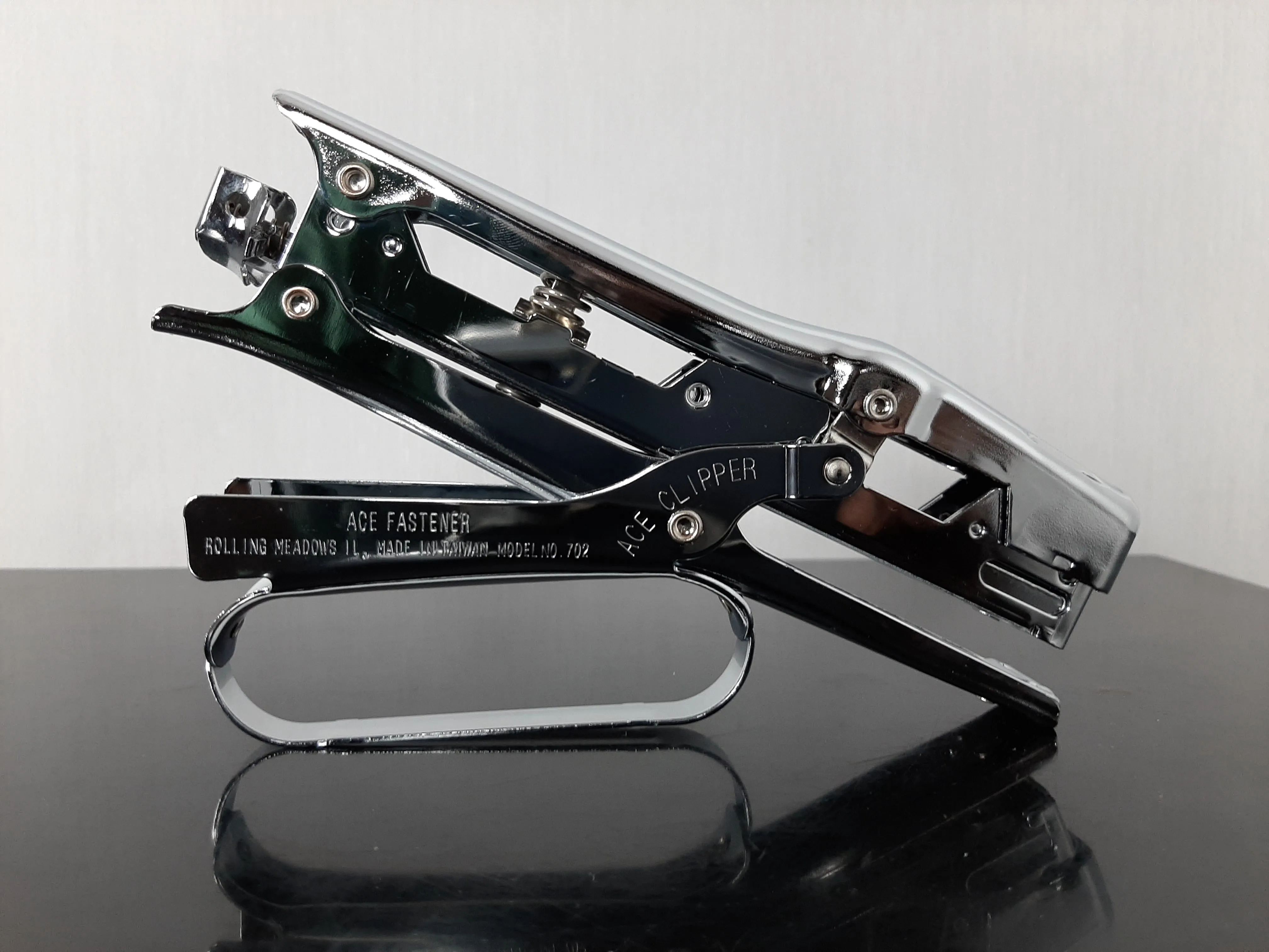 ACE - 702 CLIPPER PLIER HAND STAPLER