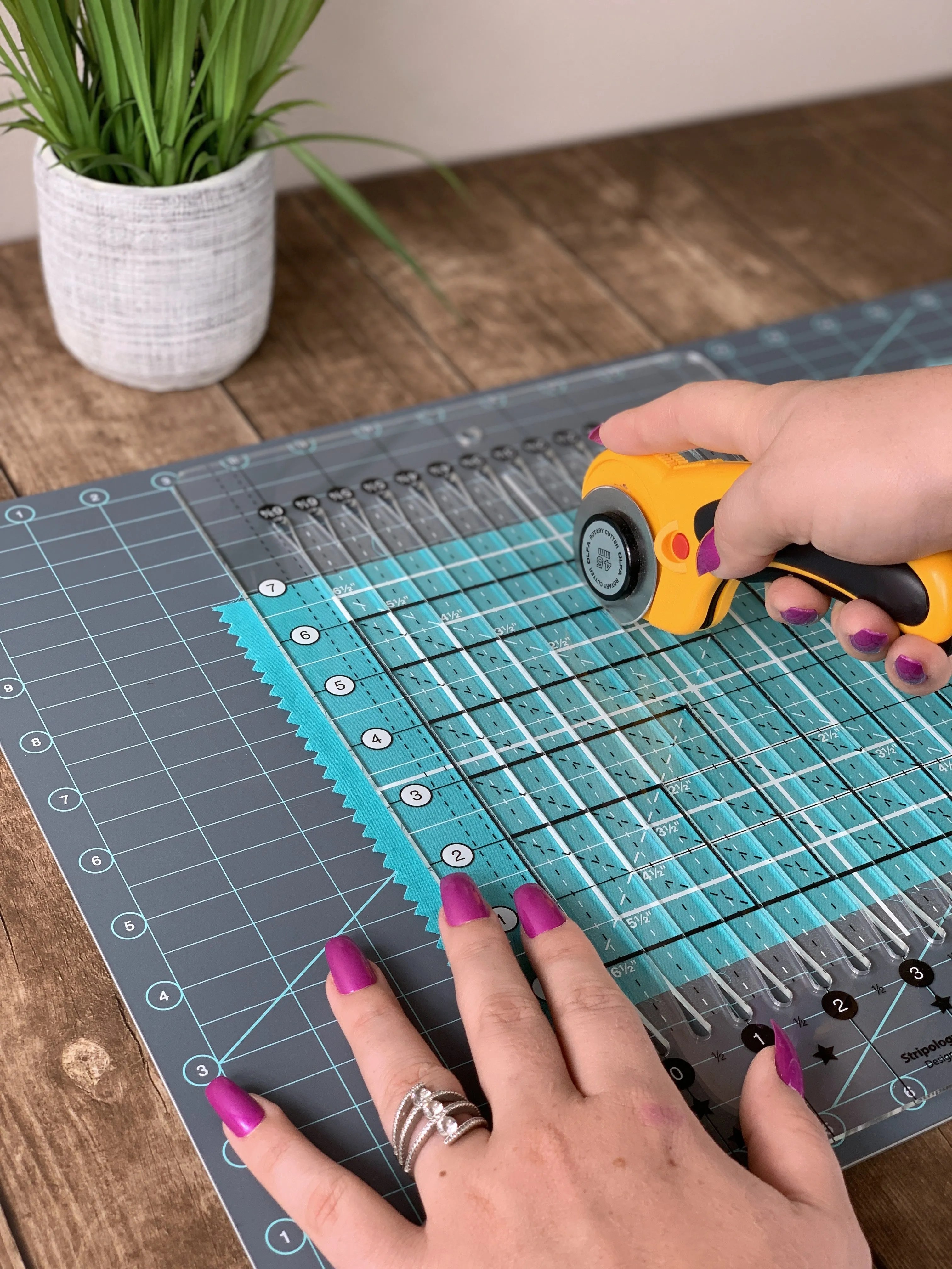 Creative Grids Cutting Mat 18" x 24" CGRMAT1824