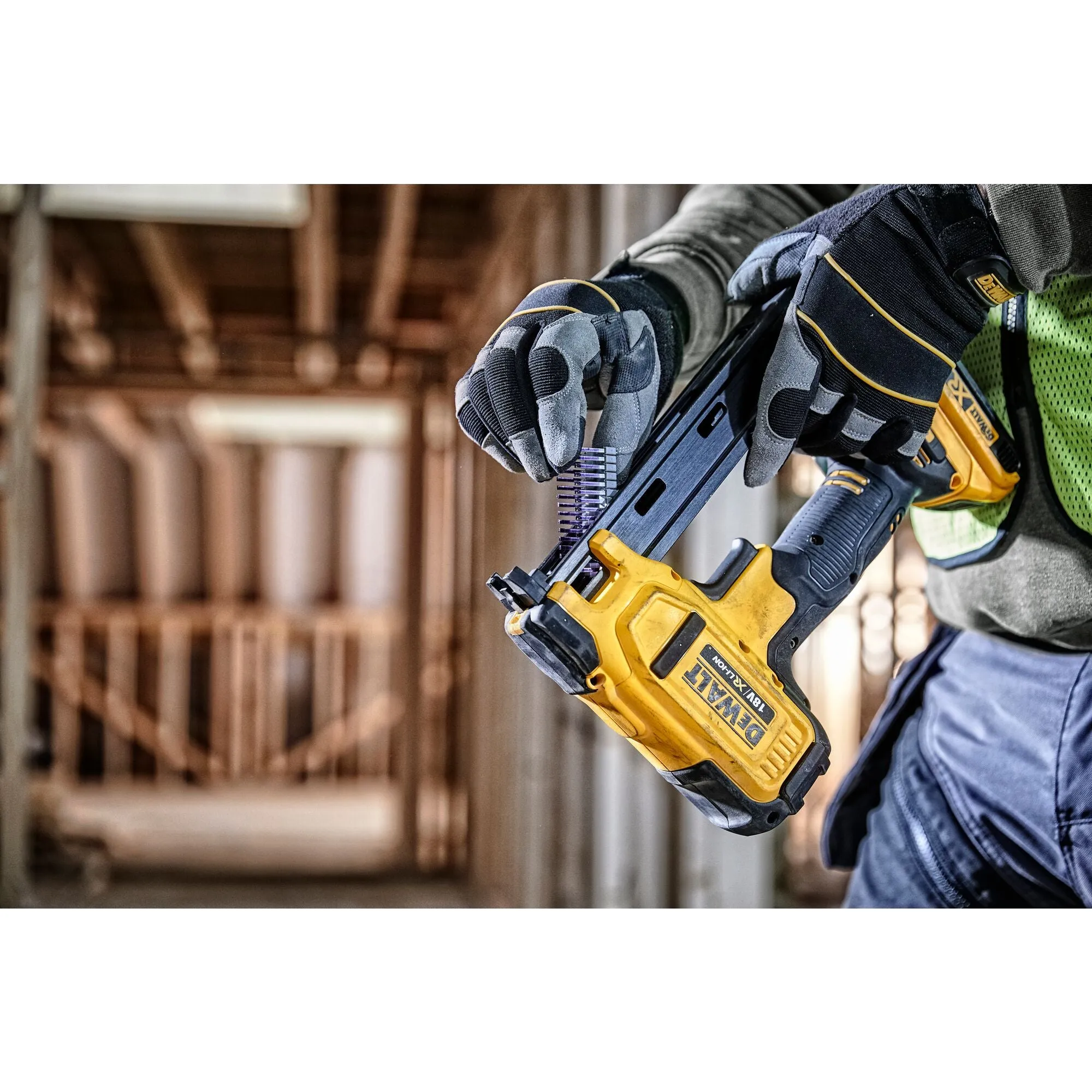 DEWALT 18V XR Insulated Cable Stapler DCN701D2 (2 x 2.0Ah)