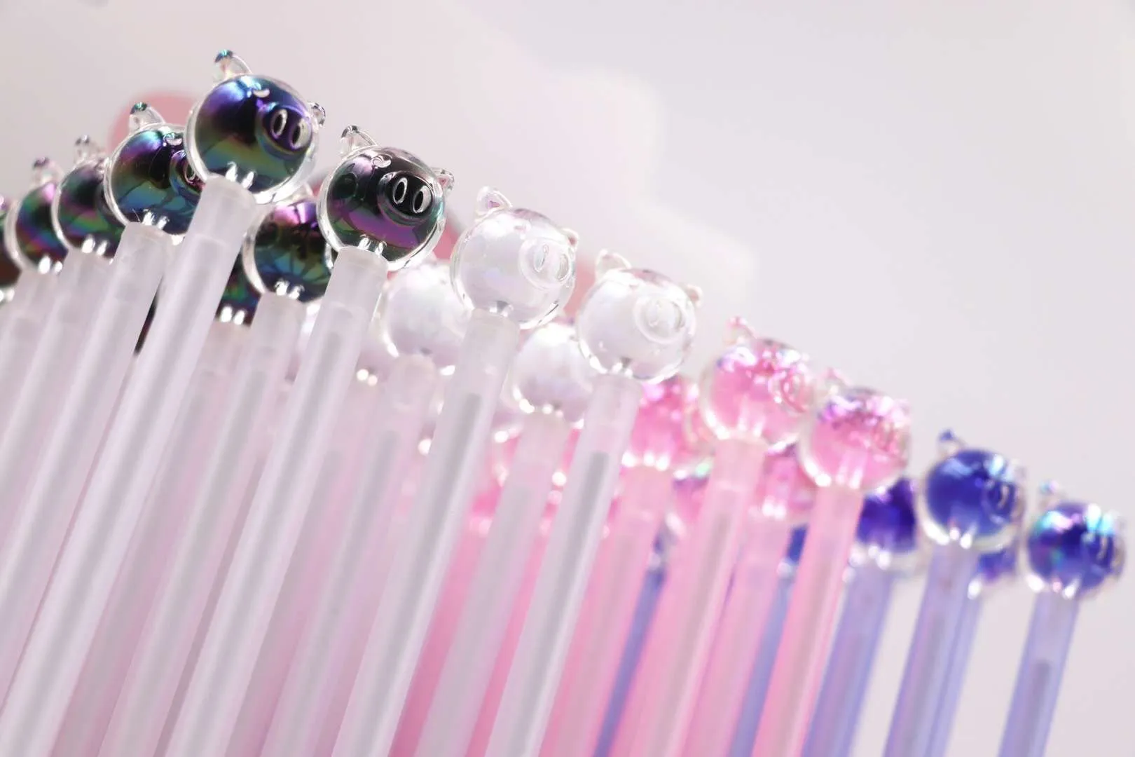 X 222841 CRYSTAL PIGGY GEL PEN-DISCONTINUED